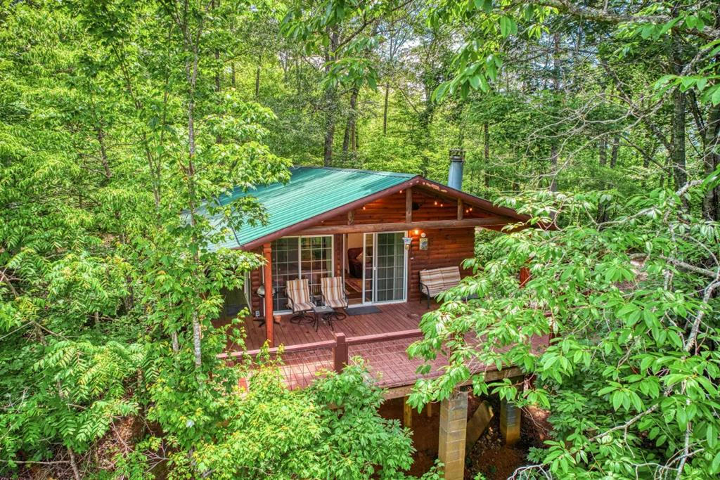 255 POINTE OVERLOOK RD, BRYSON CITY, NC 28713, photo 1 of 31