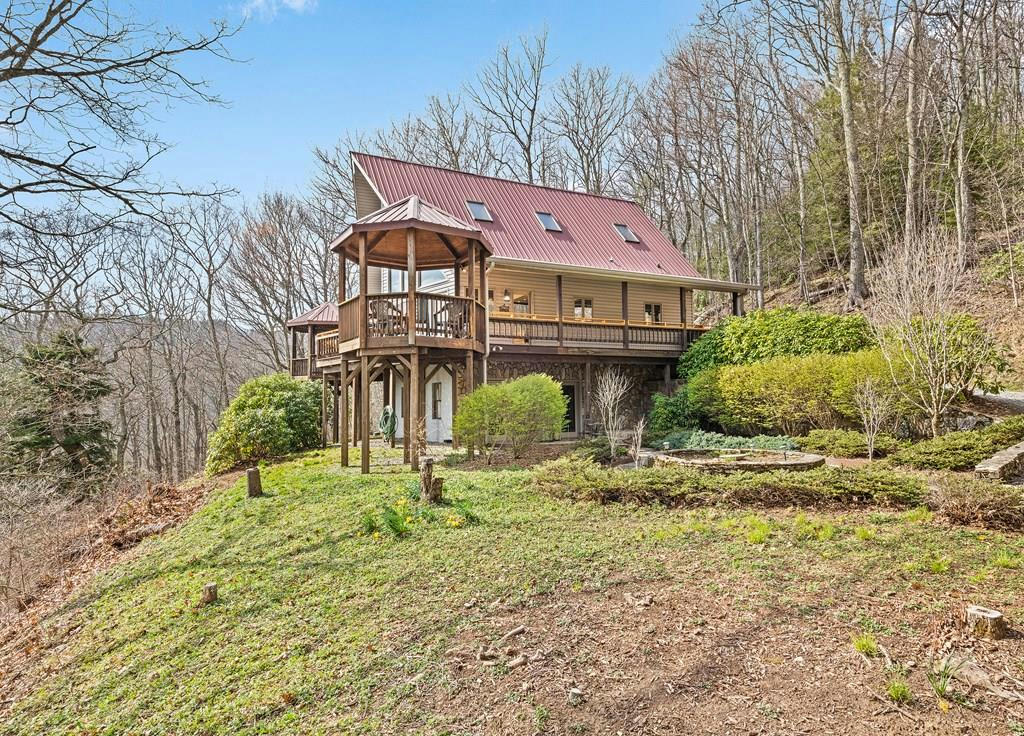 2521 PLESS UNDERWOOD RD, MAGGIE VALLEY, NC 28751, photo 1 of 45